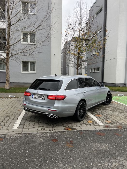 Vand mercedes e220d 2022 pret 25.000€/ variante auto