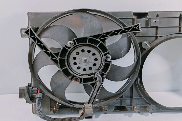 Electroventilator Racire  cu Suport 1C0121207C Volkswagen VW Beetle a