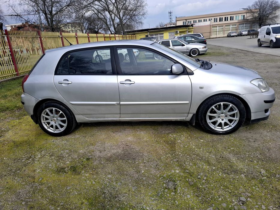Toyota korolla автомобил