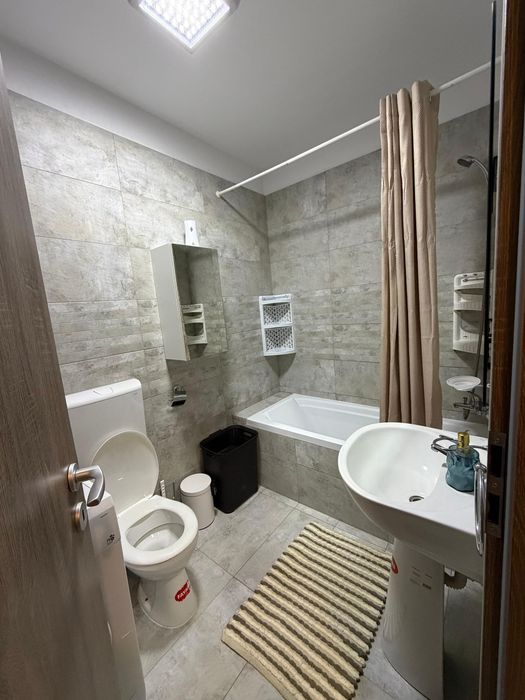 Inchiriez apartament