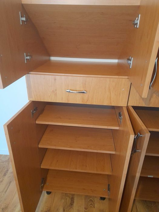 Cuier+2buc. Dulap Pantofi destinat sub casa scarii