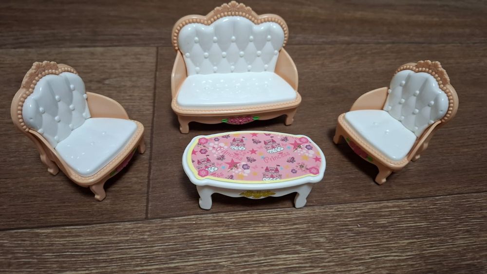 Набор игрушечной мебели