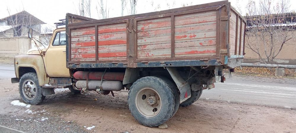 Gaz 53 sotiladi yili 1976. zapchastgayam sotaman.