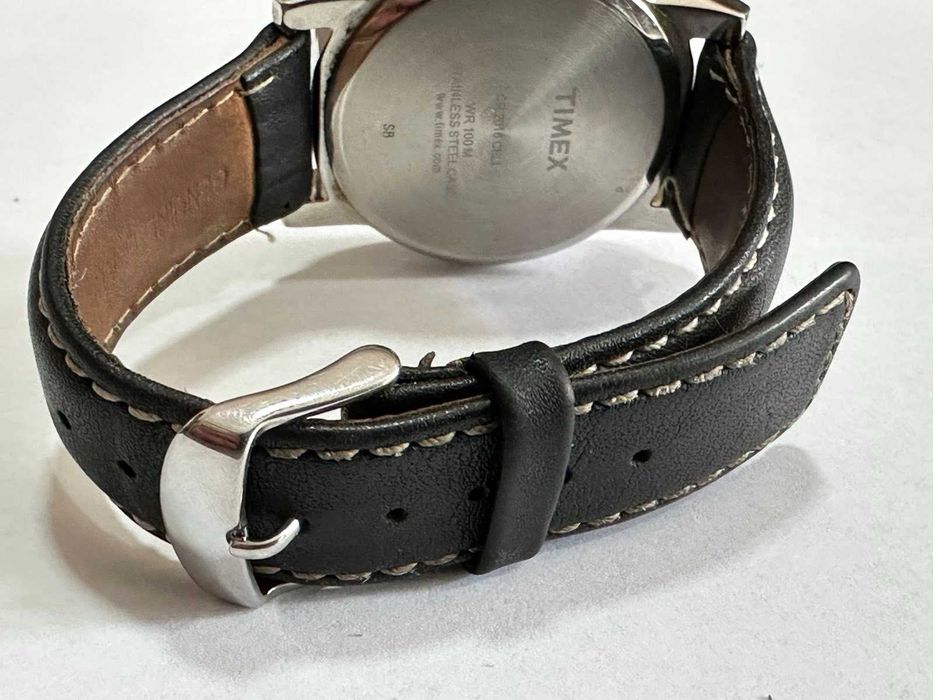 Продавам мъжки часовник Timex Indiglo CR2016 Cell