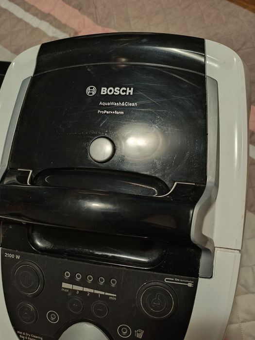 Прахосмукачка за сухо и мокро почистване  BOSCH BWD421PRO