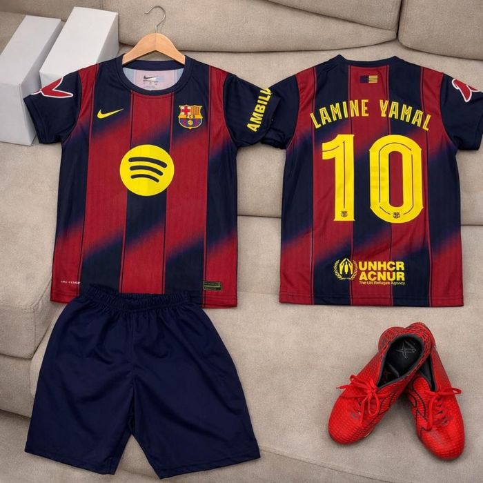 Детски футболни екипи