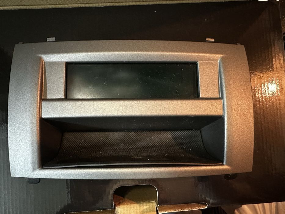 Комплект ФАБРИЧНО CD РАДИО PEUGEOT 407 SW (2004-2008)  и дисплеи