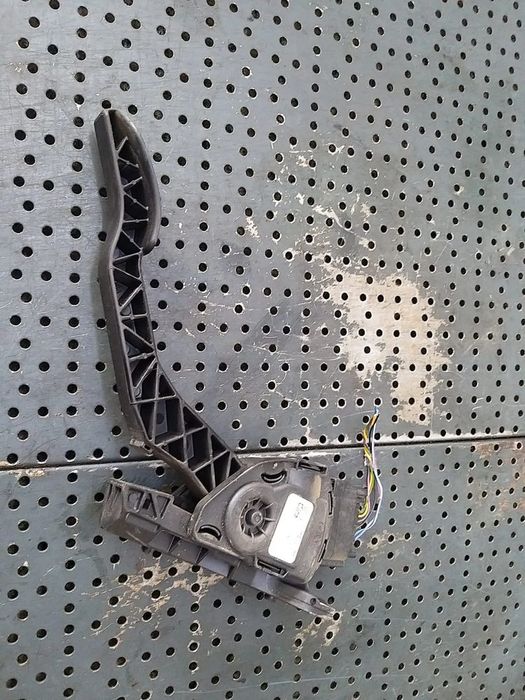 Pedala acceleratie 2.0 d volvo xc60 31329061
