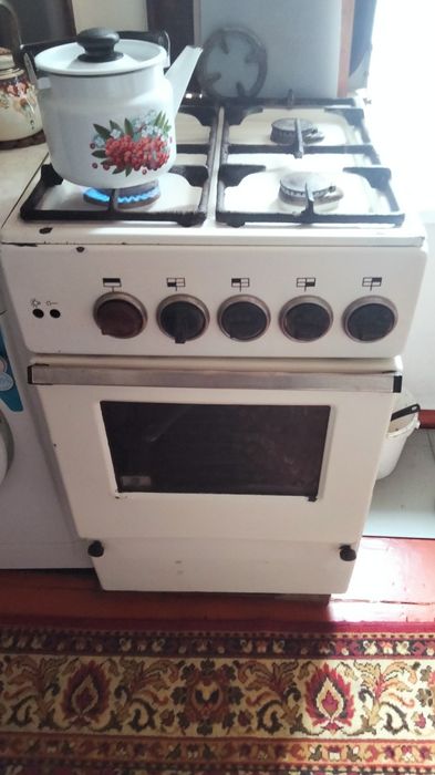 Продам газ плиту