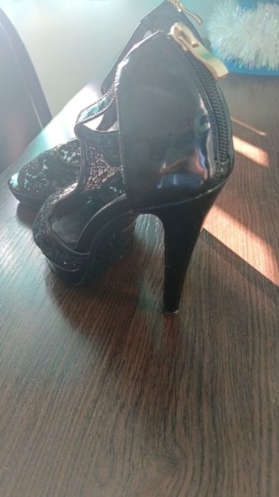 Женская обувь Босоножки