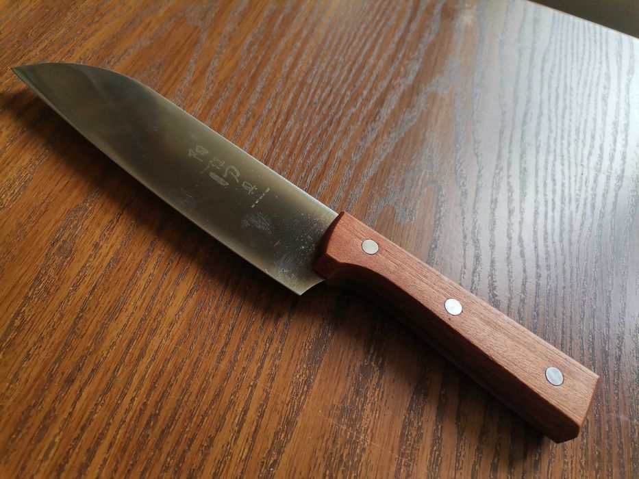 Масивни кухненски сатъри