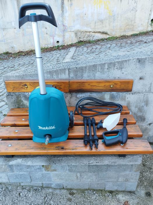 Водоструйка MAKITA HW102