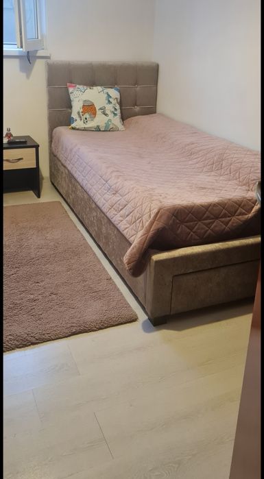 Vând 2 paturi dimensiuni 200×90 cm