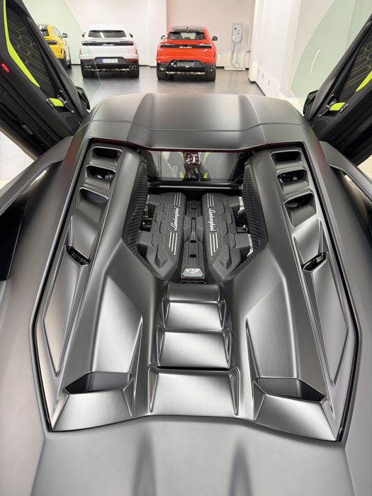 Lamborghini Revuelto 2026
