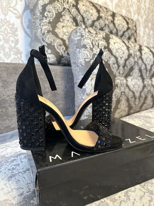 Продам босоножки