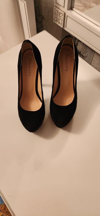 Продам туфли и босоношки