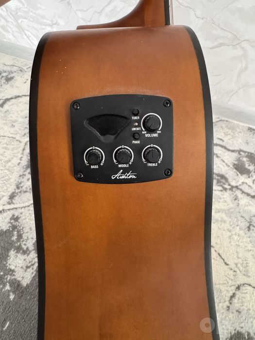 Akustik Gitara  (ASHTON)
