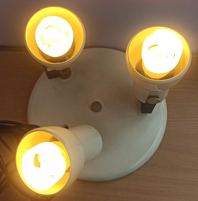 Таванен плафон с три регулируеми лампи + 3 крушки PHILIPS