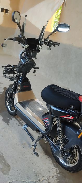 Skuter sotiladi Demansh