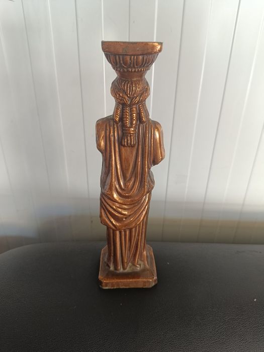 Бронзова статуя (Кариатида)Kapyatie Caryatid