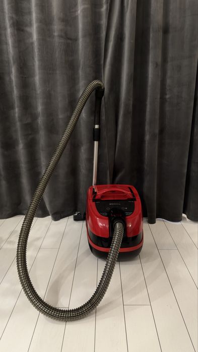 Aspirator cu spalare BOSCH AquaWash&Clean ( ca nou )