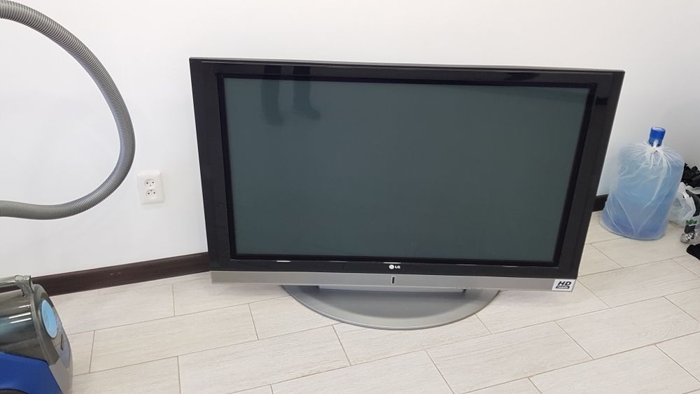 Продам большой плазменный телевизор