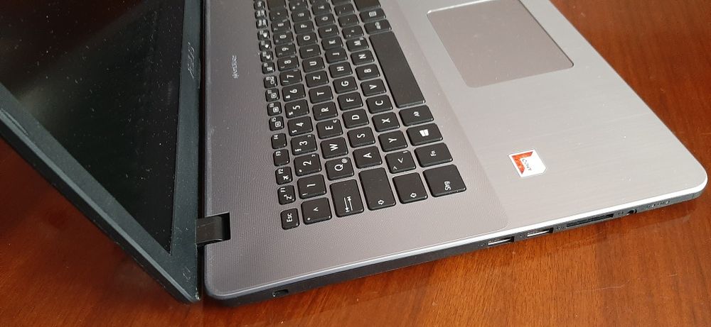 Laptop ASUS VivoBook 17