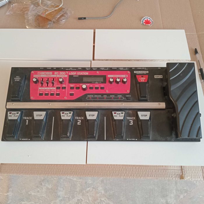 Boss RC300 looper