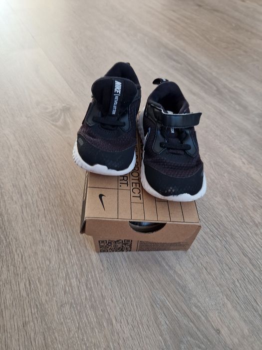 Adidas nike marimea 25(14cm)