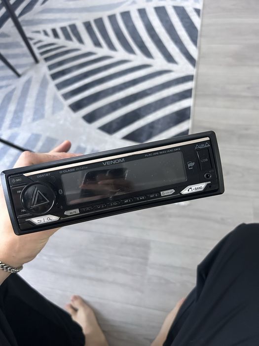 Продам автомагнитолу VENOM D541BT в хорошем состоянии.