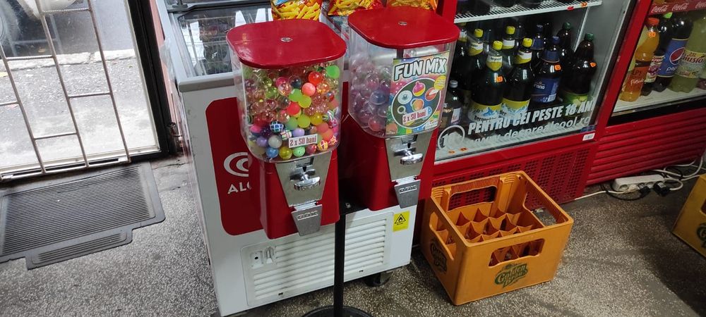 Amplasam/Vindem Automate Aparate Distribuitoare Mingi, Jucarii, Guma