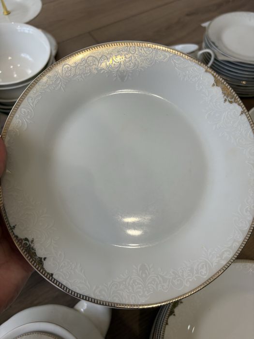 Срочно продам столовый сервиз