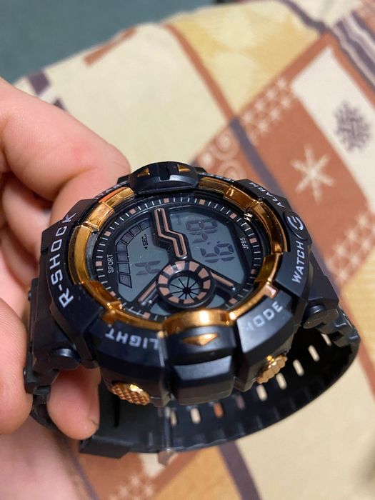 Ceas digital R-Shock