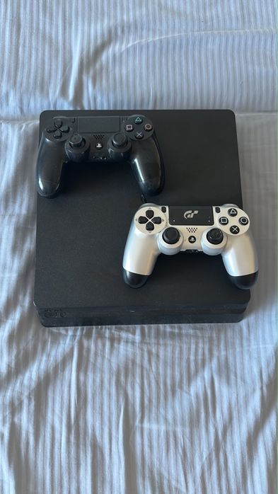Playstation 4 Pro, Торг.