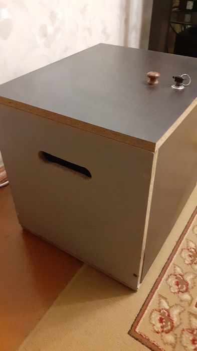 Ящик для хранения инструмента.