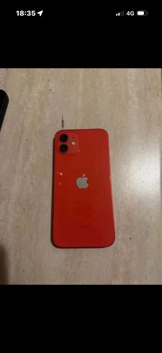 Iphone 12.