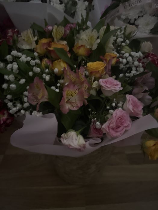 Продам живые цветы город Алмата