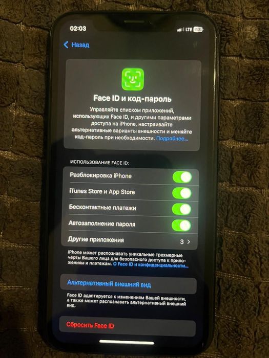 Продам айфон хр