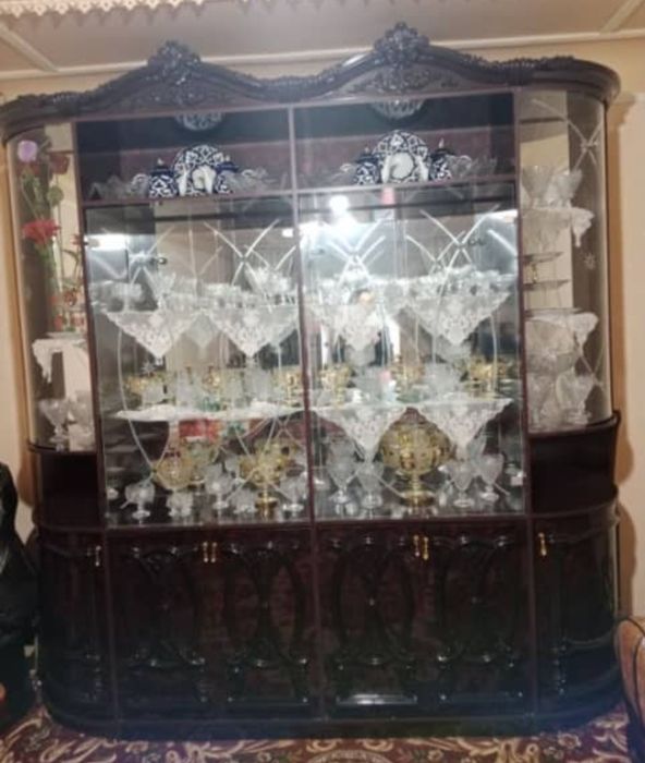 Мебел сервант продается