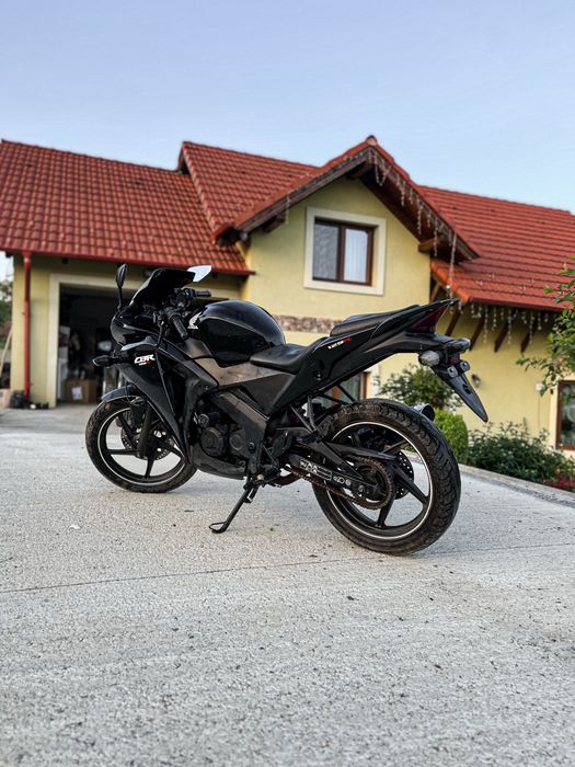 Honda cbr125 16 ani a1