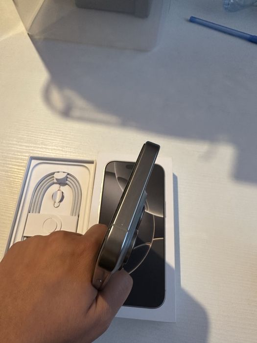 iPhone 16 Pro 256GB Natural Titanium – Като нов
