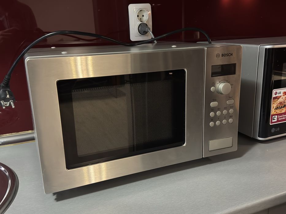 Микровълнова фурна Bosch HMT75M451