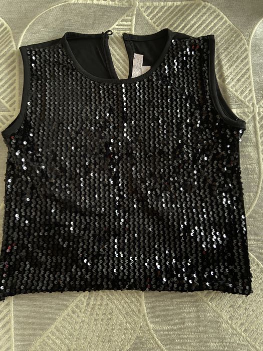 Продам костюм двойку для девочки