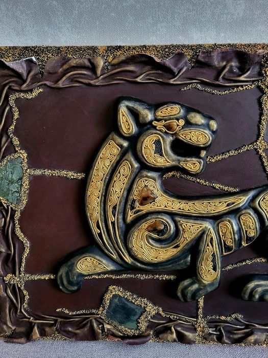 Картина из кожи, агата, яшми
