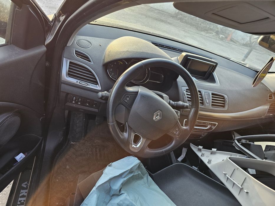 Dezmembrez Renault Megan 3 1.4tce 1.6 16v