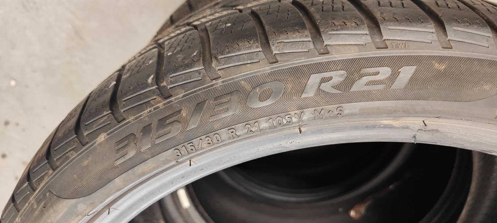 2бр. зимни гуми 315/30/21 Pirelli