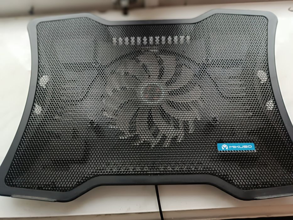 kamyuter uchun sovutgich yangi kamyuterni ancha muzlatib beradi