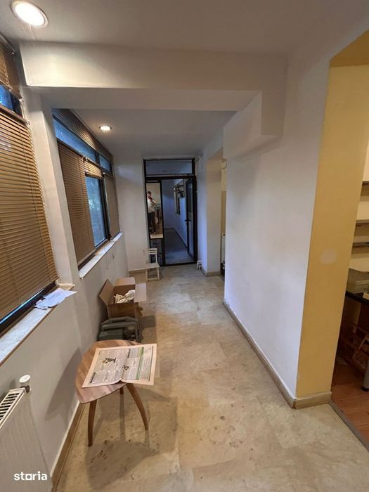 - Apartament 3 camere - suprafata 79mp, zona Viziru 3, parter.