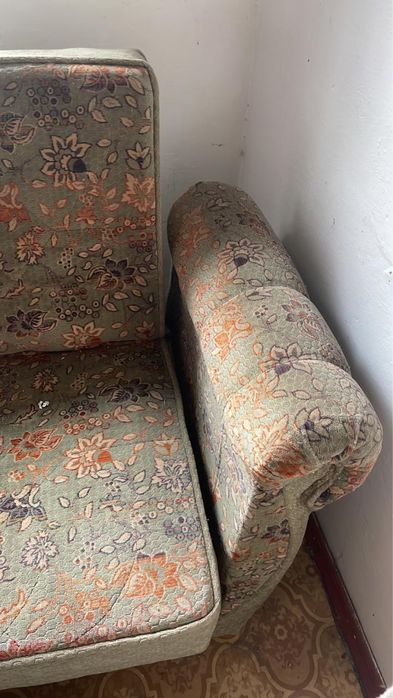 Диван и два кресла б/у