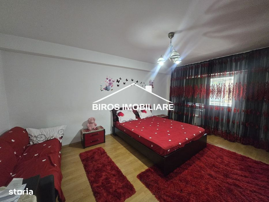 Garsonieră 50 mp – Piata Mare | Etaj 1 | Centrală proprie — fotografia 1